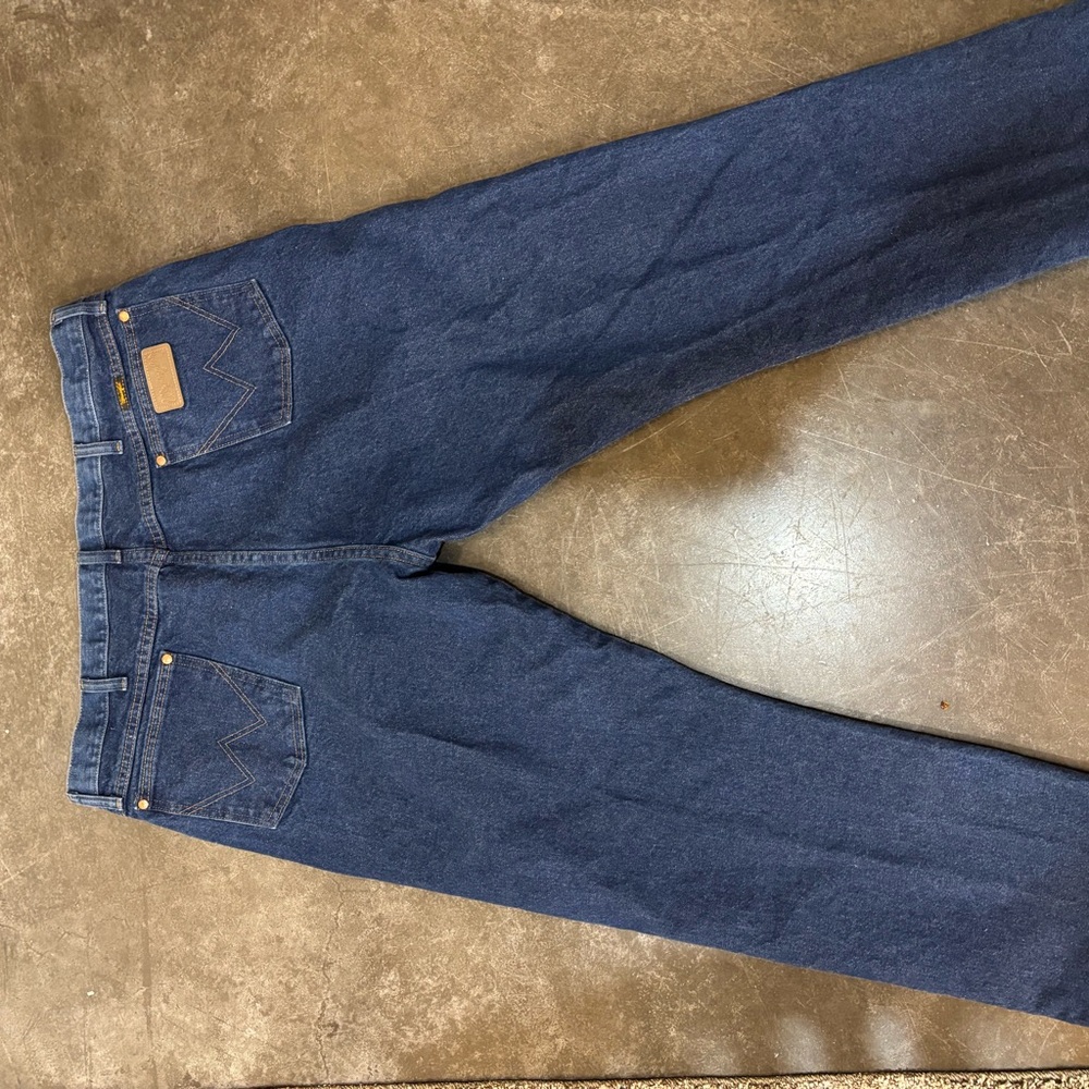 Wrangler Men's Deep Blue Relaxed Jeans